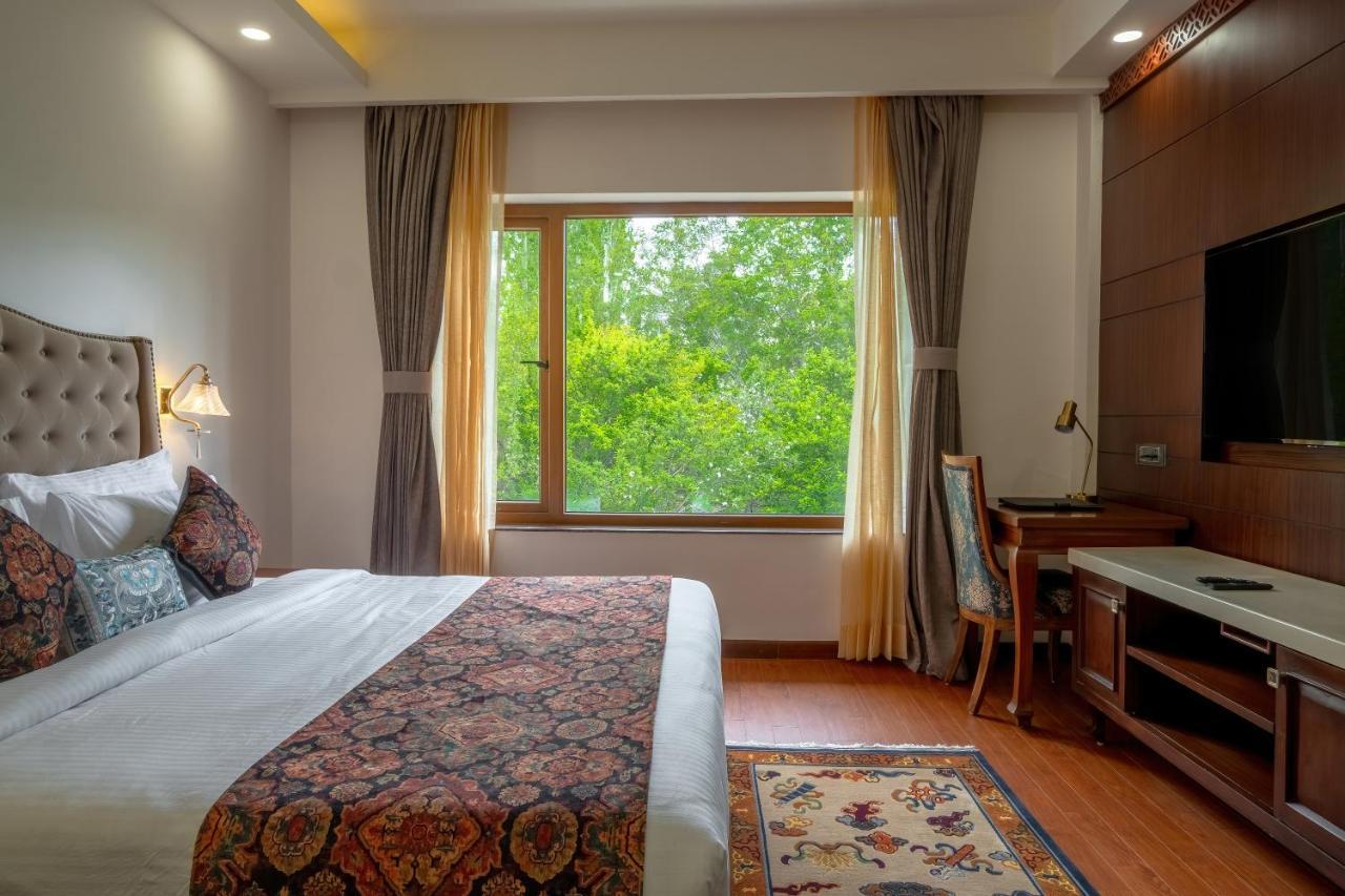 Hotel Gyalpo Residency - A Mountain View Luxury Hotel In Leh Exterior photo